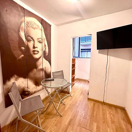 Private Rooms In City Center バルセロナ エクステリア 写真