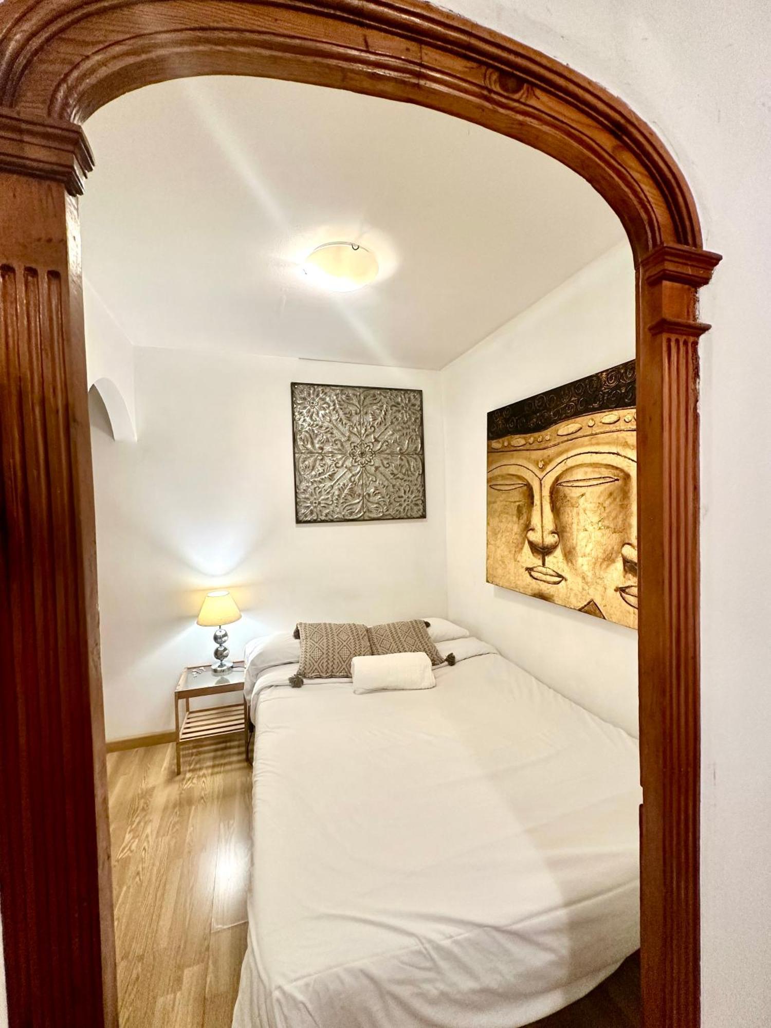Private Rooms In City Center バルセロナ エクステリア 写真